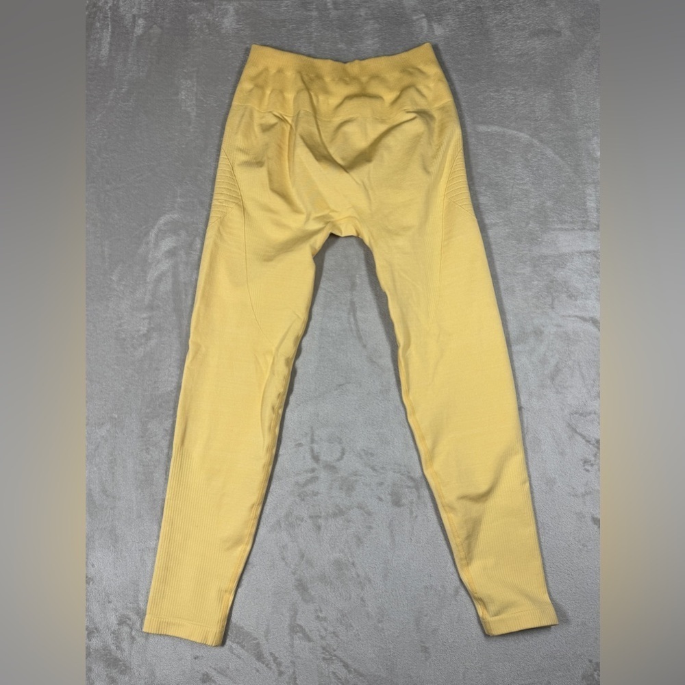 Alphalete Butter Yellow Surge Athletic Gym Leggings Size Medium